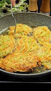 Agar sizda tuxum va pomidor bo'lsa, ularni nonushtaga ...