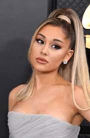 Born june 26, 1993) is an american singer and actress. Ariana Grande So Aufregend Tragt Sie Die Sommerfarbe 2021 Vogue Germany