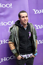 The bassist announced monday that he and longtime girlfriend meagan camper are expecting a daughter. Pete Wentz Wikipedia