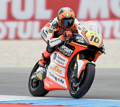 Motornya akan dicat dengan livery spesial bercorak bendera negara italia. Luca Marini Helmets Replica Race Helmets