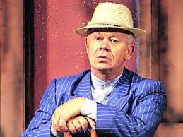 Valentin uritescu was born on june 4, 1941 in vinerea, romania. Actorul Valentin Uritescu NÄƒscut In JudeÈ›ul Alba ImplineÈ™te AstÄƒzi 80 De Ani La MulÈ›i Ani Maestre Ziarul Unirea