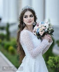 أحدث تسريحات الشعر لعروس 2018 مجلة المرأة العربية Bridal Headpieces Bridal Beauty Bridal