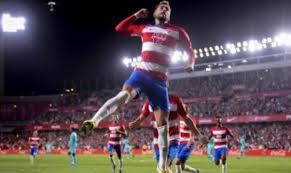 دب الضعف في أوصال دولة الإسلام في الأندلس، وسرى الوهن في أطرافها، وراح العدو القشتالي يتربص بها. ØºØ±Ù†Ø§Ø·Ø© ÙŠØ³Ù‚Ø· Ø¨Ø±Ø´Ù„ÙˆÙ†Ø© Ø¨Ø«Ù†Ø§Ø¦ÙŠØ© ÙˆÙŠØªØµØ¯Ø± Ø§Ù„Ø¯ÙˆØ±ÙŠ Ø§Ù„Ø¥Ø³Ø¨Ø§Ù†ÙŠ ÙÙŠØ¯ÙŠÙˆ