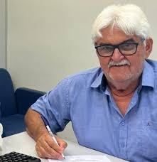 Prefeito Paulo Braz confirma desistência da disputa pela reeleição em Poço  José de Moura para cuidar da saúde