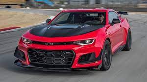Zl8 rs plus package includes (iot) chevrolet infotainment 3 premium system with connected navigation and 8 diagonal hd colour touchscreen,. 2018 Chevrolet Camaro Zl1 1le Hot Lap 2017 Best Driver S Car Contender Youtube