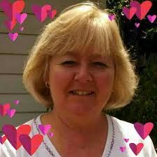 Denise Botts's Instagram, Twitter & Facebook