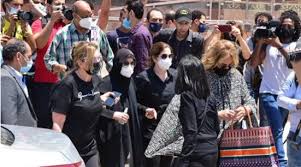 غيب الموت الفنان المصري سمير غانم ظهر الخميس عن عمر يناهز الـ 84 عاما، بعد مروره بأزمة صحية دخل إلى إثرها إلى العناية المركزة بإحدى المستشفيات قبل أسبوعين. Ec Eg Tsx3gomm