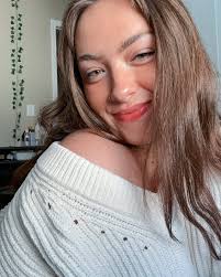 bella (@bella.rollins) • Instagram photos and videos