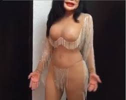 Jun 25, 2021 · la vedette liliana mendiola mayanes, mejor conocida como lyn may, no tiene nada bueno que decir sobre la cantante belinda, futura esposa de christian nodal Video Lyn May Se Hara Nueva Cirugia En Los Senos A Sus 67 Anos Contrastes De Puebla