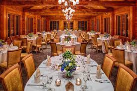Weddings And Receptions On Lake Michigan The Homestead Michigan Wedding Venues Northern Michigan Weddings Cheap Wedding Venues