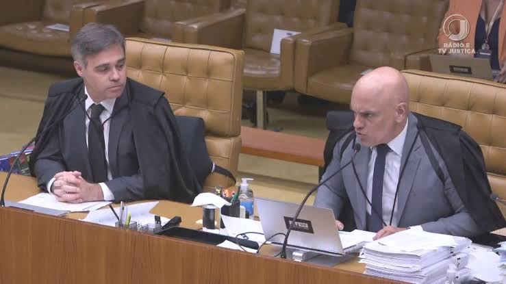 Parlamentares bolsonaristas exploram discussão entre Mendonça e Moraes nas  redes | CNN Brasil