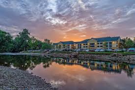 Flip Out Mama Checking In With The Econo Lodge Riverside Pigeon Forge Tn Best Hotels Choice Hotels Riverside