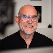 Edward Kummer's Instagram, Twitter & Facebook