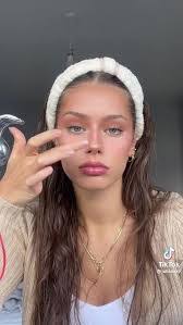 Stephany Vieira's Instagram, Twitter & Facebook