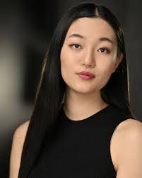 Sarah Bella's Instagram, Twitter & Facebook