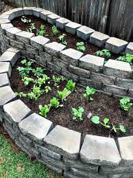 Riesenauswahl an produkten für zuhause. How To Build A Raised Garden With Pavers Inspiration For Moms