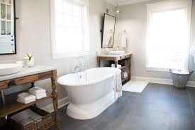 Fixer Upper Fixer Upper Bathroom Badgestaltung Und Badezimmer Klein