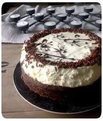 Entremet Brownie Eclat Chocolat De Crepes Dentelles Et Mousse Vanille Mousse Vanille Alimentation Chocolat