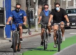 Maybe you would like to learn more about one of these? Arnold Schwarzenegger Heads Out On An Afternoon Bike Ride With Son Joseph Baena Aktuelle Boulevard Nachrichten Und Fotogalerien Zu Stars Sternchen