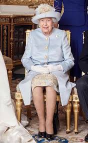 Queen Elizabeth Ii In An Icy Blue Matching Dress And Coat By Angela Kelly Posed For The Official Wedding Portrai Her Majesty The Queen Queen Outfit Royal Queen
