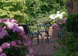 Natürlich lassen wir sie auch bei der pflege ihres gartens nicht alleine. Garten In Krefeld Landhausstil Garten Dusseldorf Von Thomas Krumm Garten Und Landschaftsbau