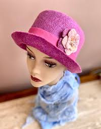 Felted Hat "raspberry in Cream", Elegant Felt Hat, Wool Hat With Brooch,  Handmade Felted Hat, Gatsby Style Hat