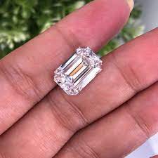 Melee diamonds are small—between 0.001 and 0.2 carats—so they are not very valuable. 10 Carat Diamond Price List Information