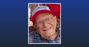 Owen Boyle's Instagram, Twitter & Facebook