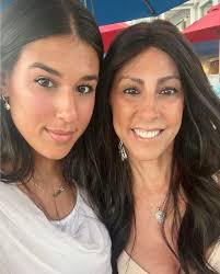 Liv (@olivia_campanella) • Instagram photos and videos