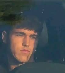 El sabe que ha perdido a algo más que un compañero.💔