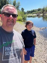 My son wants to be Marty McFly (lead from back to the future) does anyone  have one of these old camcorders we could borrow for Halloween? 🎃