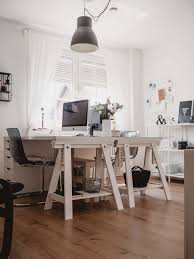 Home Office Einrichten So Wird S Gemutlich Im Arbeitszimmer Jolimanoli Home Office Einrichten Arbeitszimmerideen Zwei Zimmer Wohnung