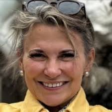 Fabiola Velasquez (@apamate143)