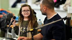 Meet your the voice kids uk 2020 winner! Emma La Gagnante De The Voice Kids 2018 Parle De Sa Maladie Plus Je Grandis Plus Je Perds La Vue Soirmag