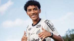 Filho de Robinho volta atrás de mudança de nome no Santos; entenda