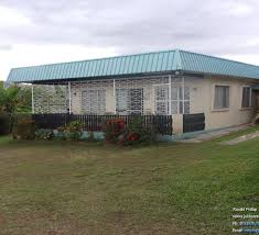 3 bedroom house plans with 2 or 2 1/2 bathrooms are the most common house plan configuration that people buy these days. Native Land Jokhan Realtors Pte Ltd