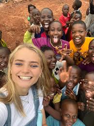 Share love, share smiles ☺️💕