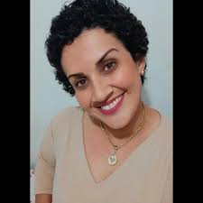 Às vezes, nossa vida é iluminada por pessoas tão especiais que nos tornamos  felizes por fazer parte de suas vidas. Tem alguém especial? Marque aí. ❤️