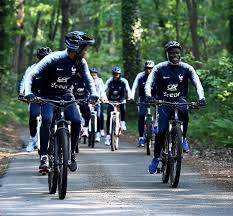 Find out detailed informations about n'golo kante including statistics, photos, videos, facts, goals, news and more. Psbattle N Golo Kante Riding A Bicycle Photoshopbattles