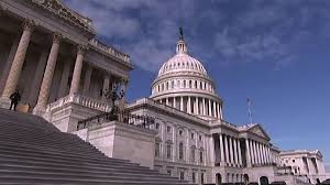 每年的這一段時間, 美國各處不管是購物中心, 社區等都充滿了濃濃的過節氣氛, 雖然今年疫情緣故影響一些活動, 許多可以從車內參觀的聖誕燈飾還是. ç¾Žåœ‹åœ‹æœƒé€šéŽåœ‹é˜²æŽˆæ¬Šæ³•å¾…ç¸½çµ±ç°½ç½² Now æ–°èž