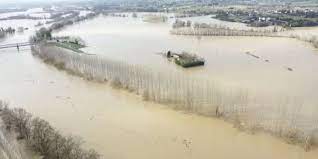 Myuu hold on©2021 les graphistoleurs Video Inondations En Sud Gironde La Garonne En Crue Vue Du Ciel