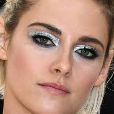 Kristen Stewart Explains Why She Likes Keeping Her Sexuality Ambiguous