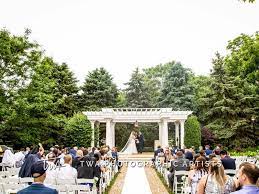 Illinois Wedding Venues On A Budget Affordable Chicago Wedding Illinois Wedding Venues Chicago Wedding Wedding Venues