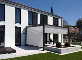 Pergola Markise Q Bus Von Leiner Mit Seitlichen Zip Markisen Die Seitliche Sonne Und Wind Abhalten Pergola Markise Sonnenschutz Terrasse Pergola