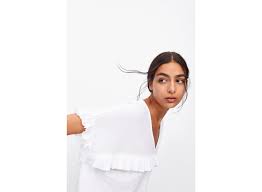 Outlook.com postmaster provides information for the administrators of systems sending email to outlook.com. Camisetas Femininas Nova Colecao Online Zara Brasil Camisetas Camisetas Femininas Camisetas Bordadas