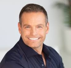 Greg Centers's Instagram, Twitter & Facebook