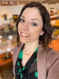 Green eyeshadow and shimmer makeup look