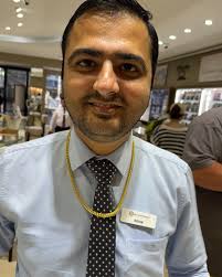 Cousin Kevin's new look in Aruba! 😅What do you think? #gold #goldchain  #14ktgold #familyjeweler