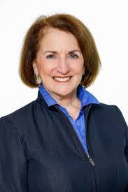 Laura Redd's Instagram, Twitter & Facebook