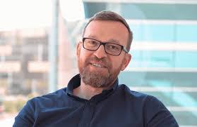 Brian Gladstone's Instagram, Twitter & Facebook